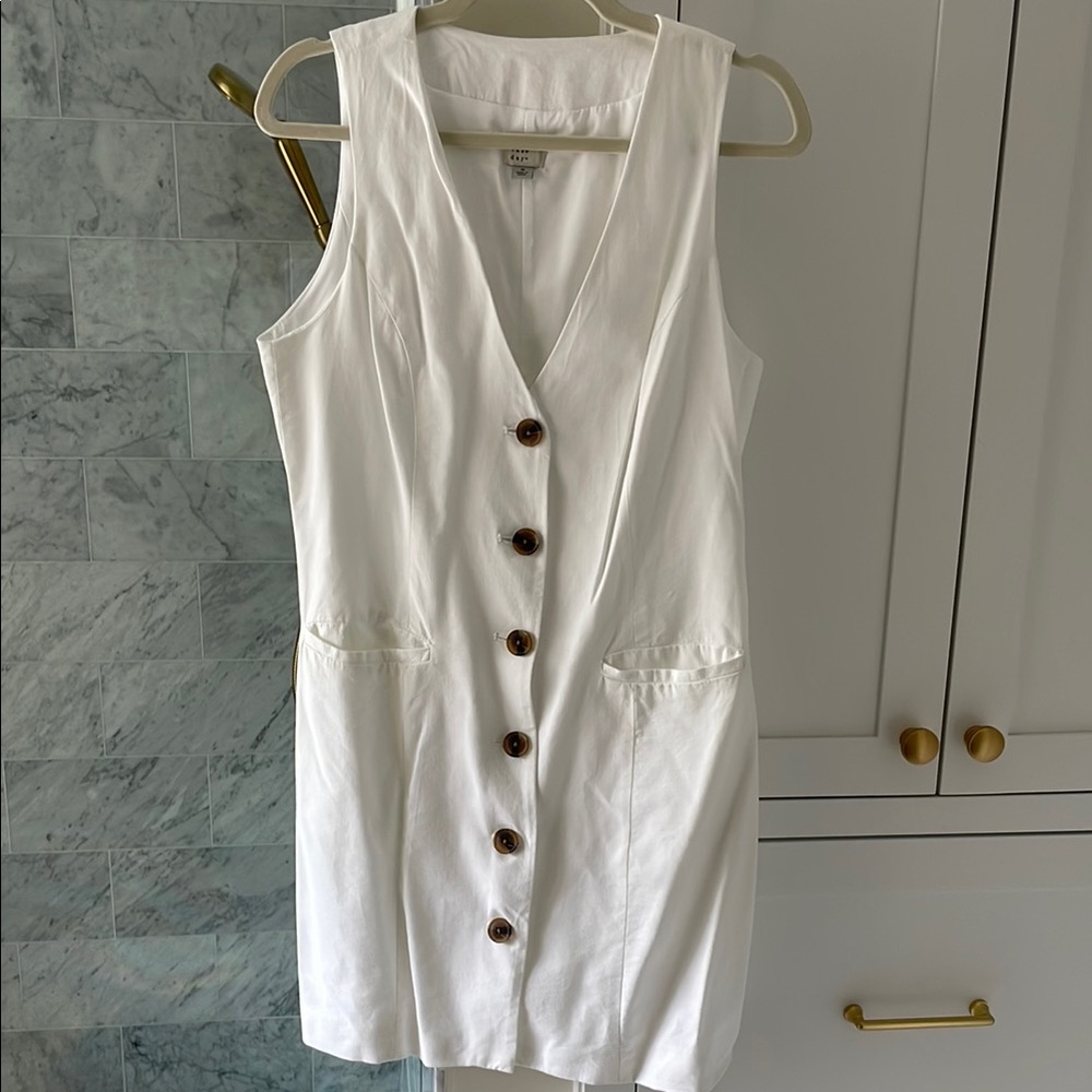 White Sleeveless Button-Down Dress
